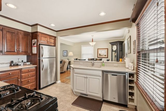 1090 Taft Avenue, Cuyahoga Falls, OH 44223