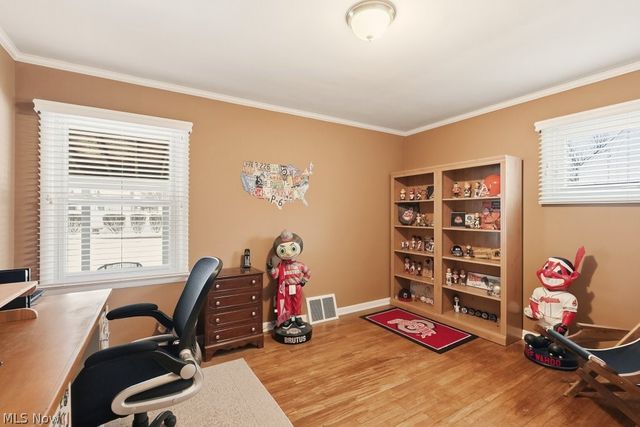 1090 Taft Avenue, Cuyahoga Falls, OH 44223