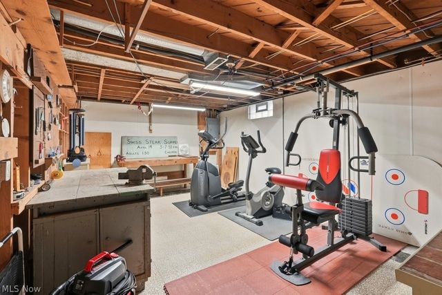 1090 Taft Avenue, Cuyahoga Falls, OH 44223