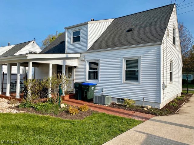 1090 Taft Avenue, Cuyahoga Falls, OH 44223