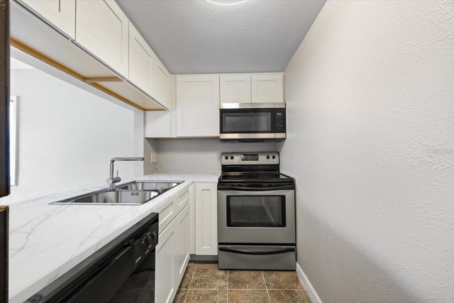 7169 E BANK DRIVE 101, Tampa, FL 33617