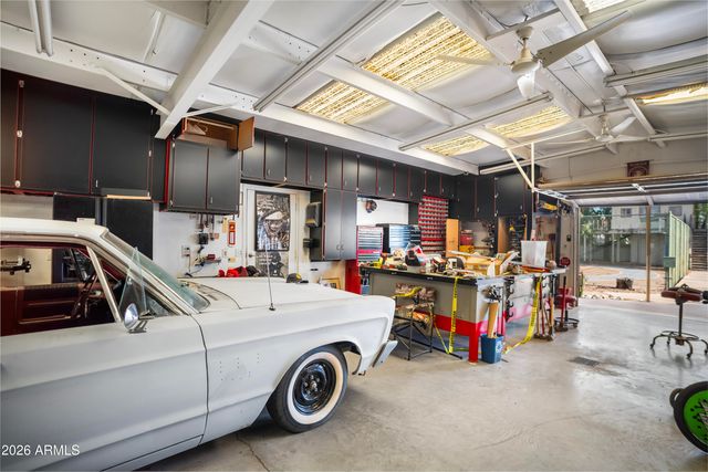 6955 W CALAVAR Road, Peoria, AZ 85381