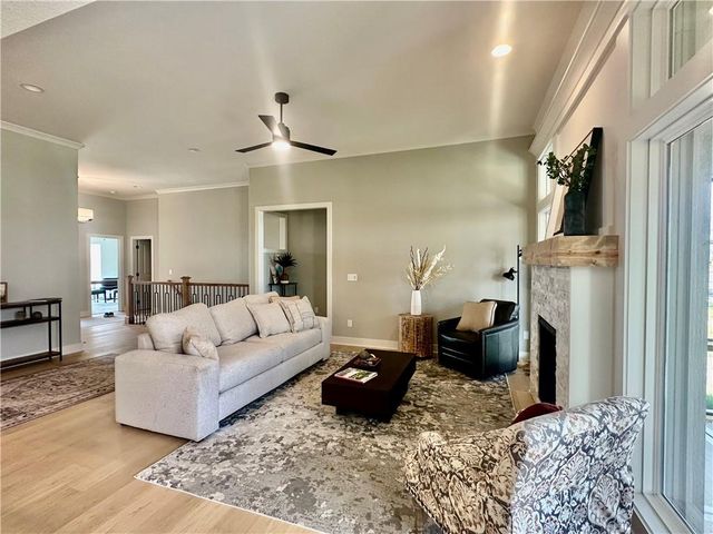 7050 NW Yulich Court, Parkville, MO 64152