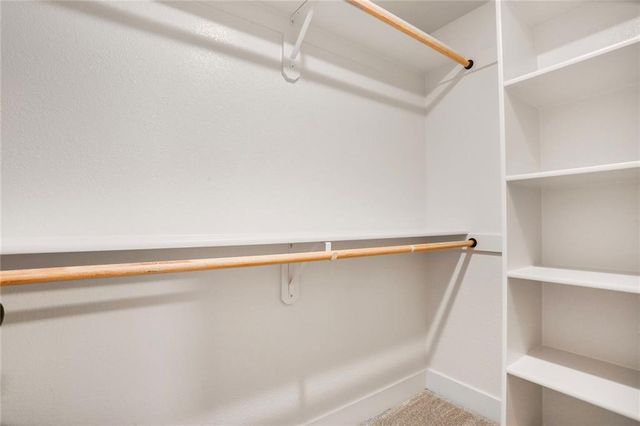 7050 NW Yulich Court, Parkville, MO 64152