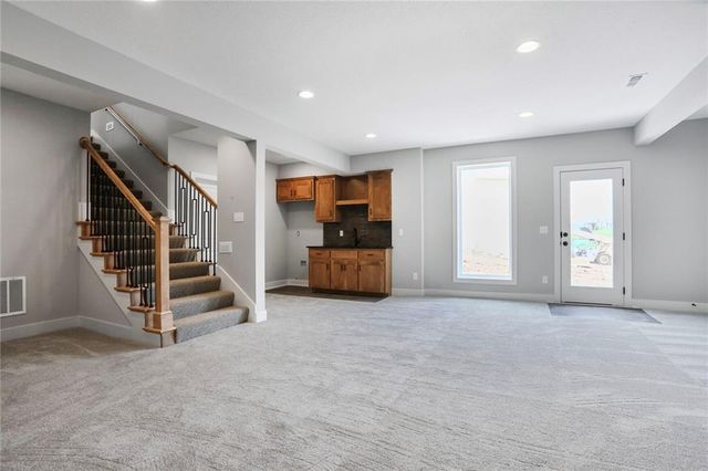 7050 NW Yulich Court, Parkville, MO 64152