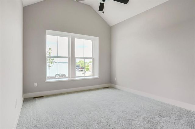 7050 NW Yulich Court, Parkville, MO 64152