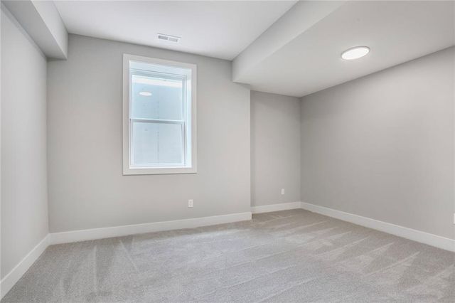 7050 NW Yulich Court, Parkville, MO 64152