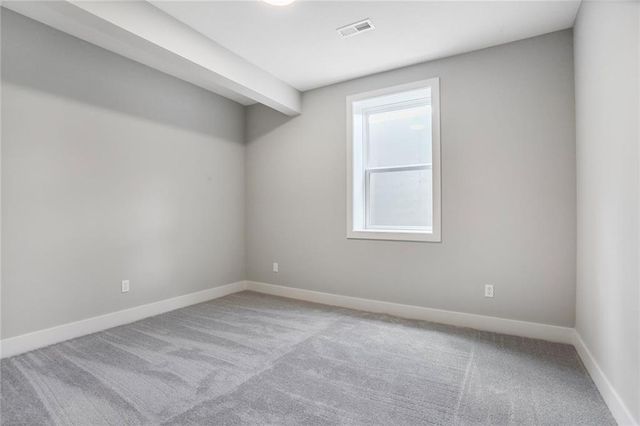 7050 NW Yulich Court, Parkville, MO 64152