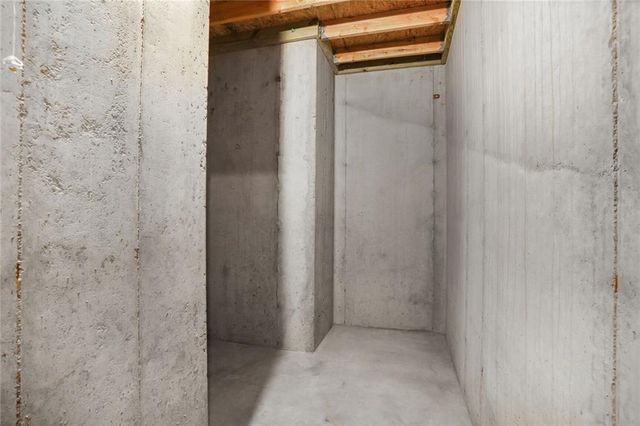 7050 NW Yulich Court, Parkville, MO 64152