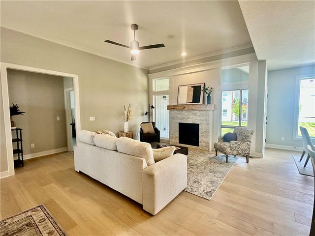 7050 NW Yulich Court, Parkville, MO 64152