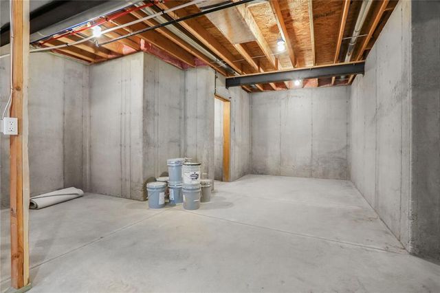 7050 NW Yulich Court, Parkville, MO 64152