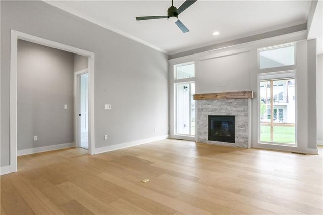 7050 NW Yulich Court, Parkville, MO 64152