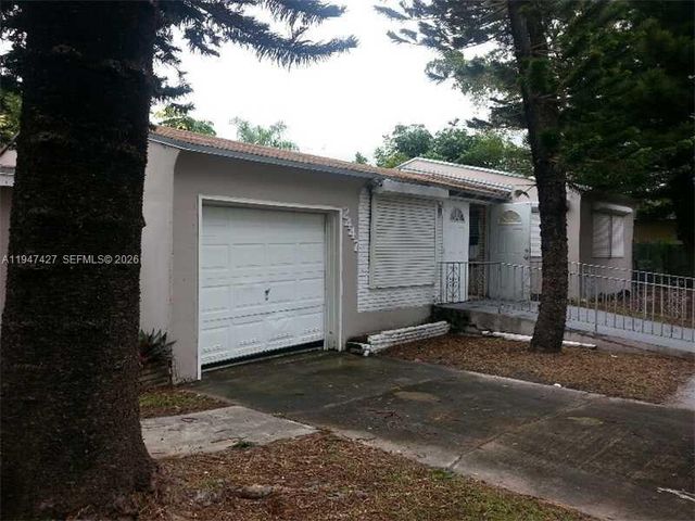 2447 Pierce St 1, Hollywood, FL 33020