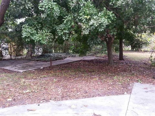 2447 Pierce St 1, Hollywood, FL 33020