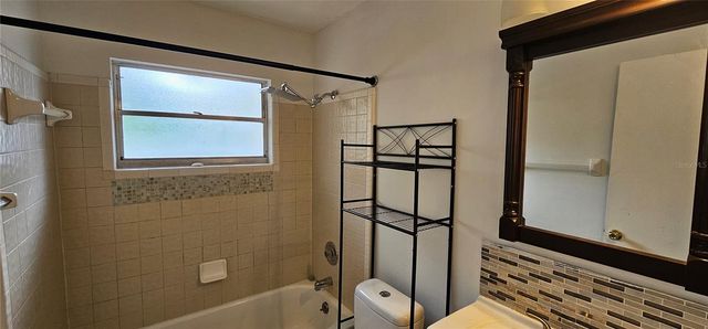 25 N GLENWOOD AVENUE, Orlando, FL 32803