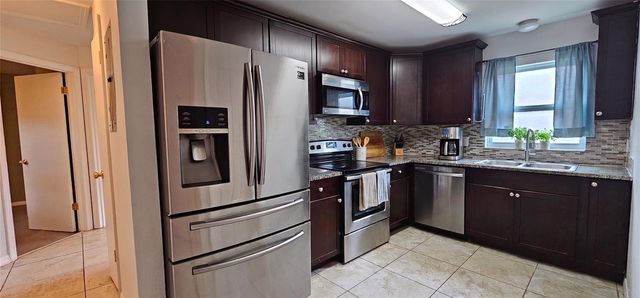 25 N GLENWOOD AVENUE, Orlando, FL 32803