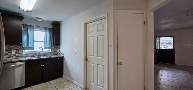 25 N GLENWOOD AVENUE, Orlando, FL 32803