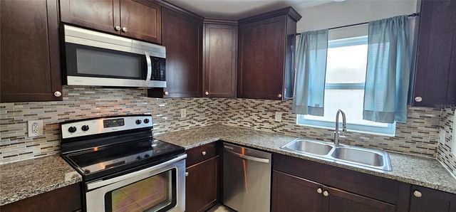 25 N GLENWOOD AVENUE, Orlando, FL 32803