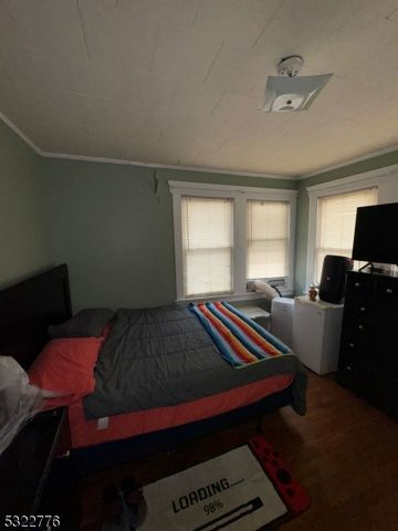 393 E 38th St, Paterson City, NJ 07504