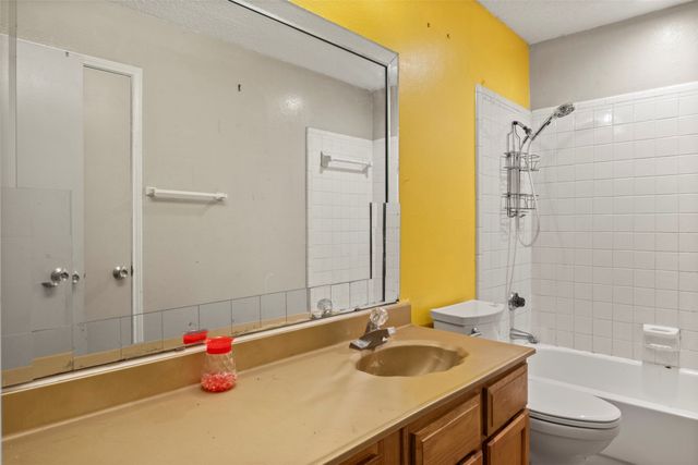 10204 Oak Terrace Circle, Dallas, TX 75227