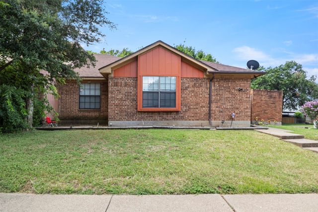 10204 Oak Terrace Circle, Dallas, TX 75227
