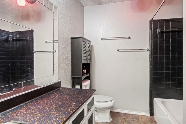 10204 Oak Terrace Circle, Dallas, TX 75227