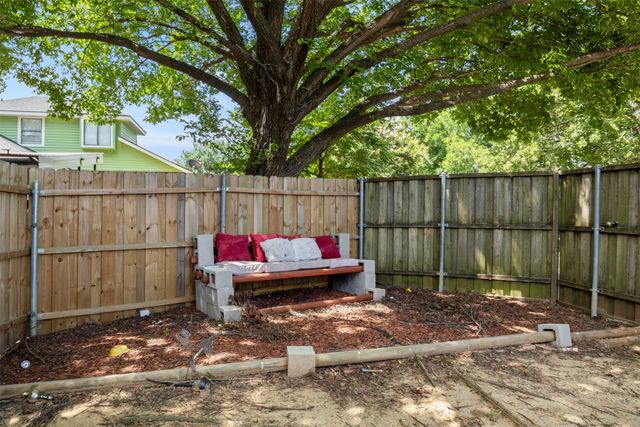 10204 Oak Terrace Circle, Dallas, TX 75227