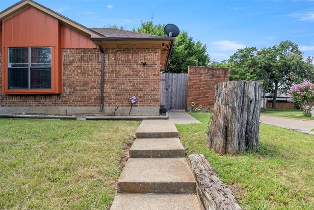 10204 Oak Terrace Circle, Dallas, TX 75227