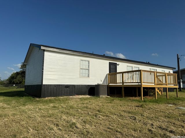 480 Brooks Lane, Poteet, TX 78065