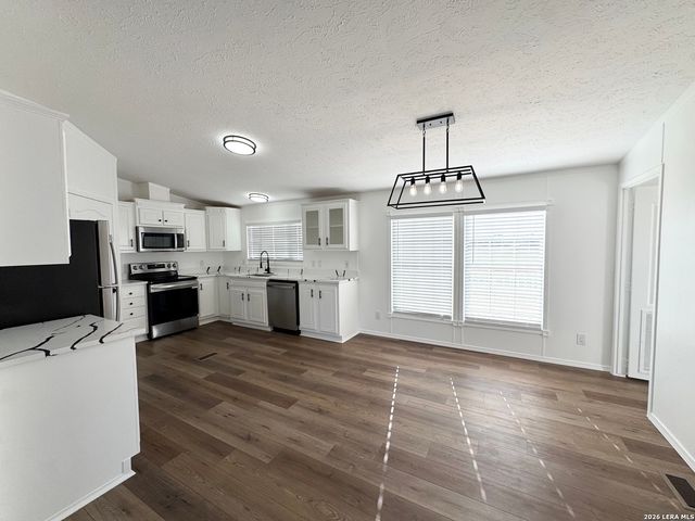 480 Brooks Lane, Poteet, TX 78065