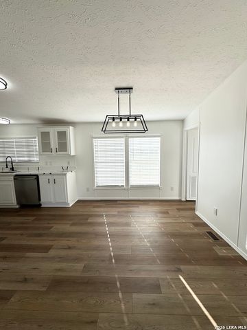 480 Brooks Lane, Poteet, TX 78065
