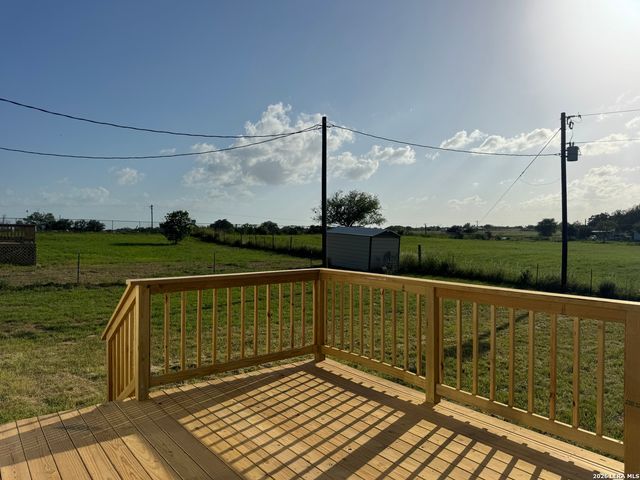 480 Brooks Lane, Poteet, TX 78065