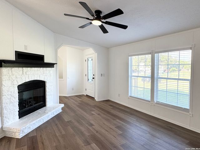 480 Brooks Lane, Poteet, TX 78065