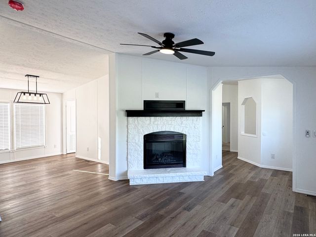 480 Brooks Lane, Poteet, TX 78065