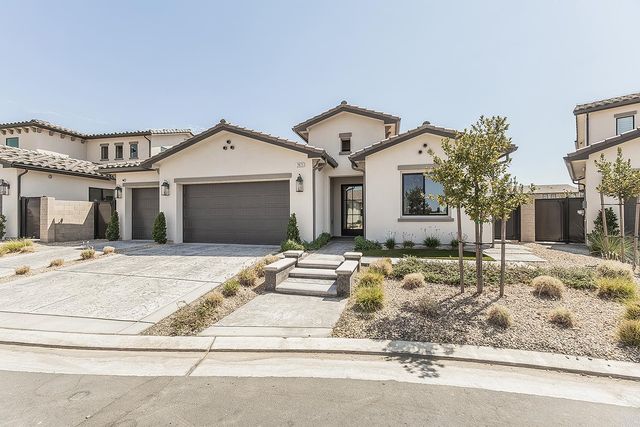 2825 E Beech Tree Drive, Fresno, CA 93730
