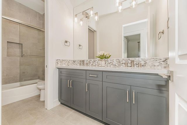 2825 E Beech Tree Drive, Fresno, CA 93730