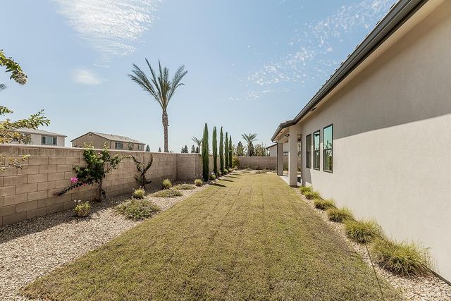 2825 E Beech Tree Drive, Fresno, CA 93730