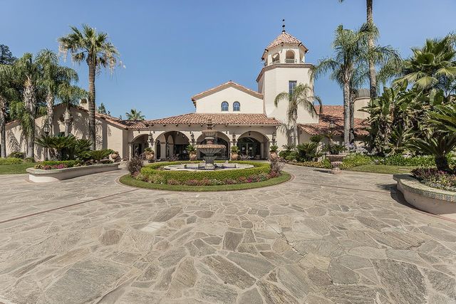 2825 E Beech Tree Drive, Fresno, CA 93730