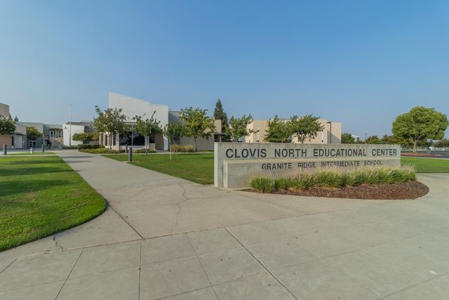 2825 E Beech Tree Drive, Fresno, CA 93730
