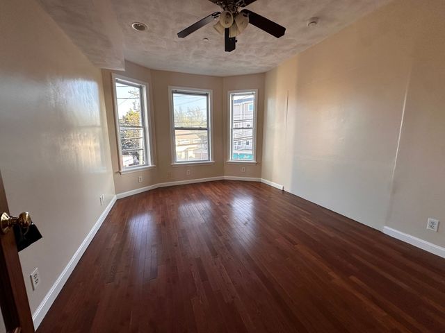 176 Elm 2, Everett, MA 02149