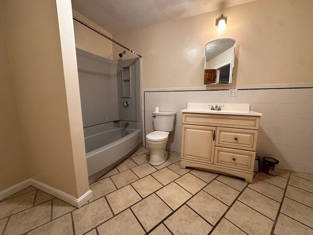 176 Elm 2, Everett, MA 02149