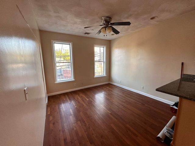 176 Elm 2, Everett, MA 02149