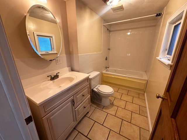 176 Elm 2, Everett, MA 02149