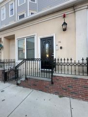 176 Elm 2, Everett, MA 02149