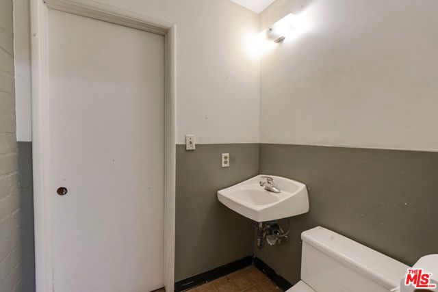 10920 S La Cienega Boulevard, Inglewood, CA 90304