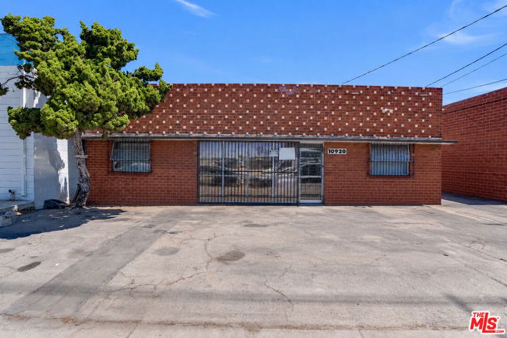 10920 S La Cienega Boulevard, Inglewood, CA 90304