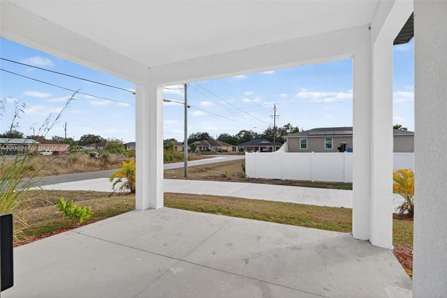 2513 69th Street W, Lehigh Acres, FL 33971