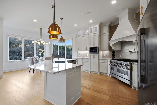 25 Falstone Drive, Little Rock, AR 72223