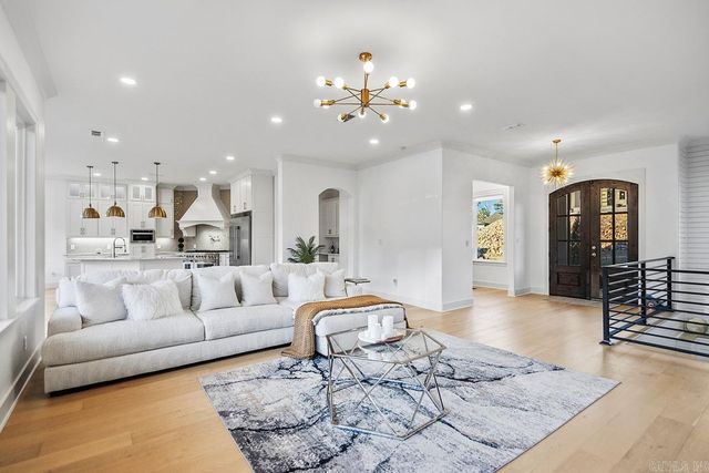 25 Falstone Drive, Little Rock, AR 72223