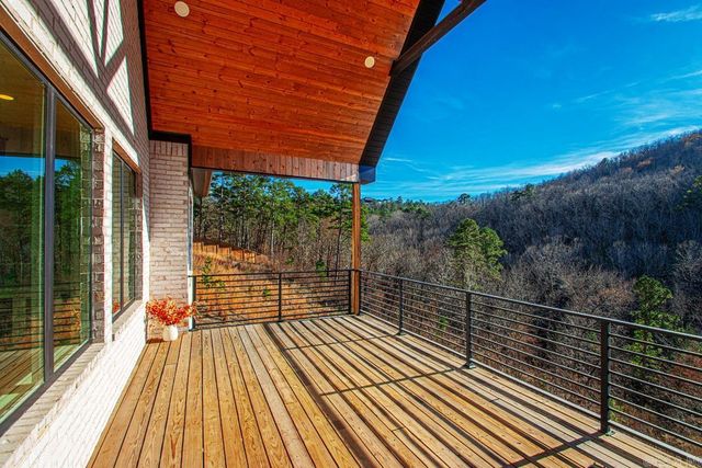 25 Falstone Drive, Little Rock, AR 72223